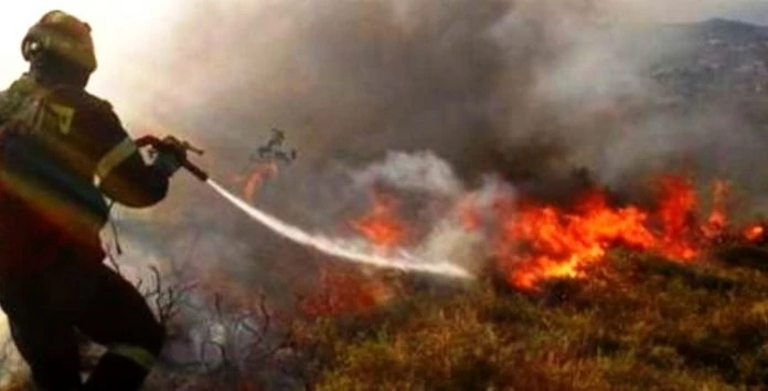 Έκτακτο: Έκλεισε η κυκλοφορία από και προς Βόρεια Εύβοια λόγω της φωτιάς